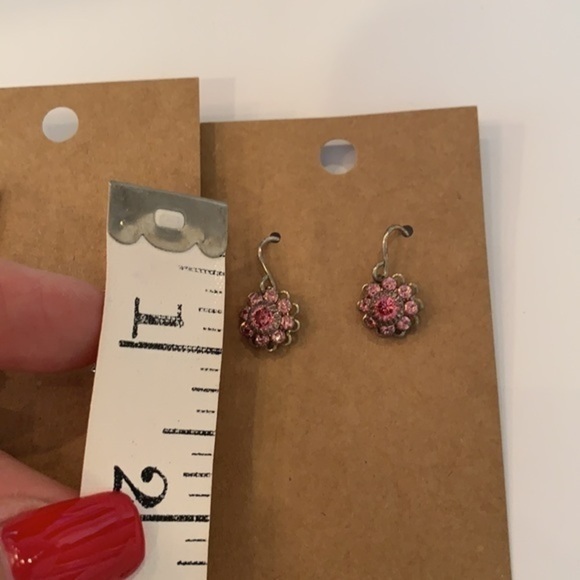 💐5/25 3 pair small delicate pink crystal bar stud - Picture 7 of 8